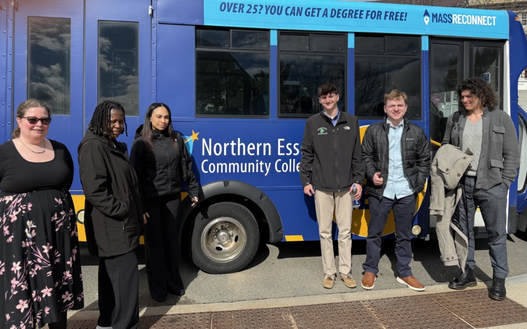 Students (Lto R) Nicole Ryan, Keiola Griegory, Amy Adams, John Ryan, Drew Gerst, Jonas Tejada