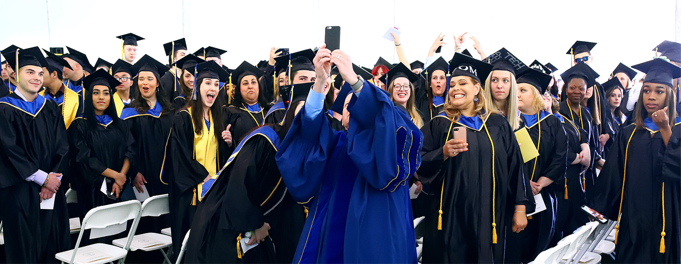commencement_hero-2022